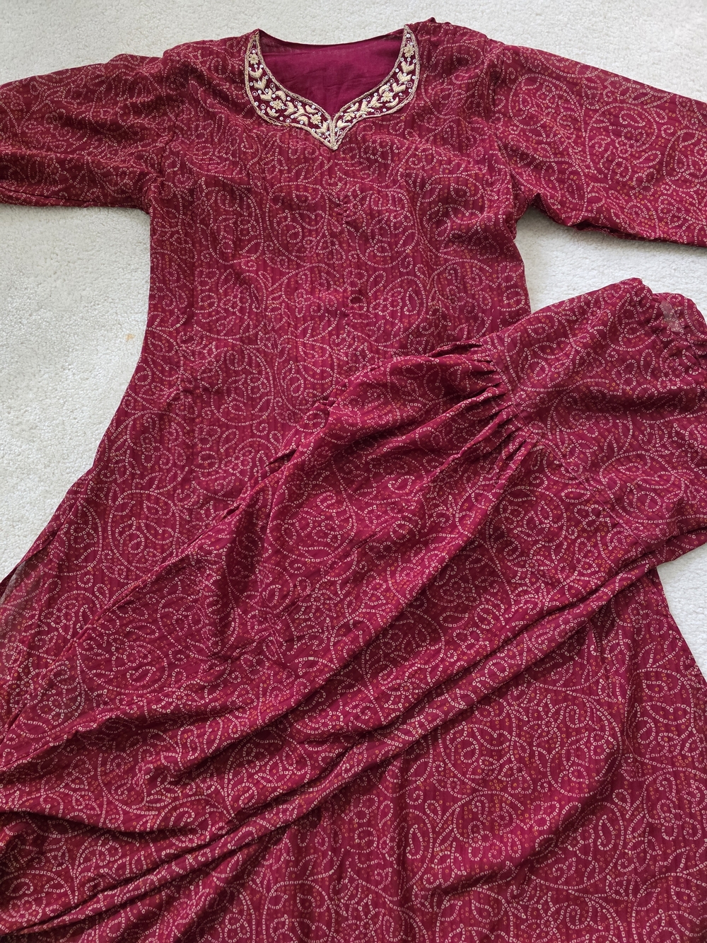 Embroidered Maroon Paisley Kurta Set Salwar Kameez Large